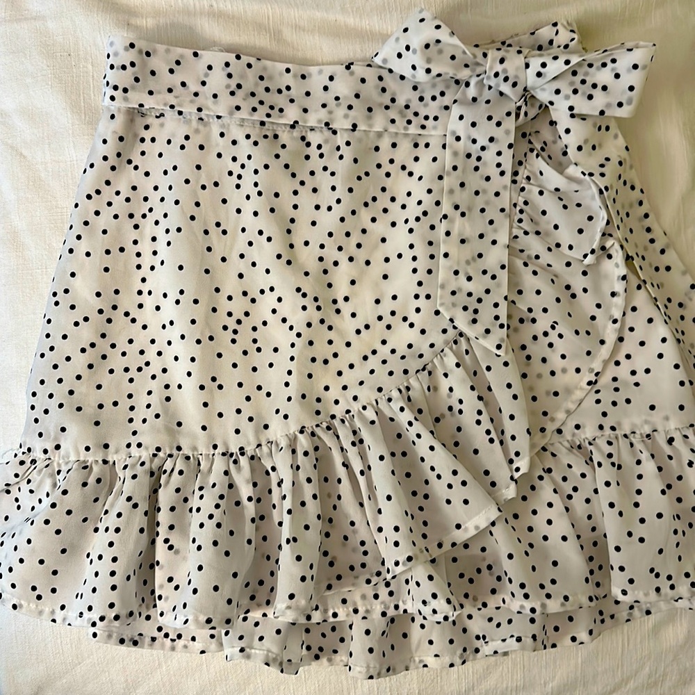 SHEIN White skirt with black polka dots